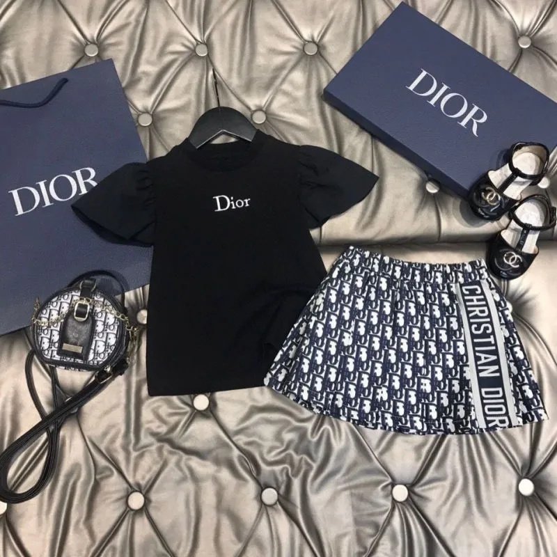 Carolyn680011's tweet image. 🥰Reps Designer Fashion Letter Print Short Sleeve Top Skirt Two Piece Set

💰💕Price: US$16.69👉is.gd/TOzGeJ😘Style: Fashion
#twopieceset #dior #fashion #repsclothing #onlineshopping