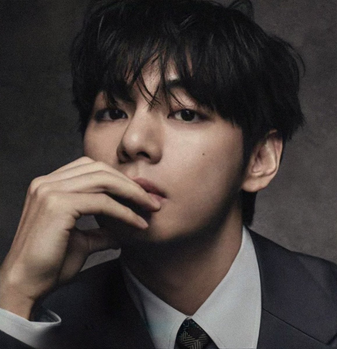 TAEHYUNG'S VINYL COVER?? NEED THIS ASAP