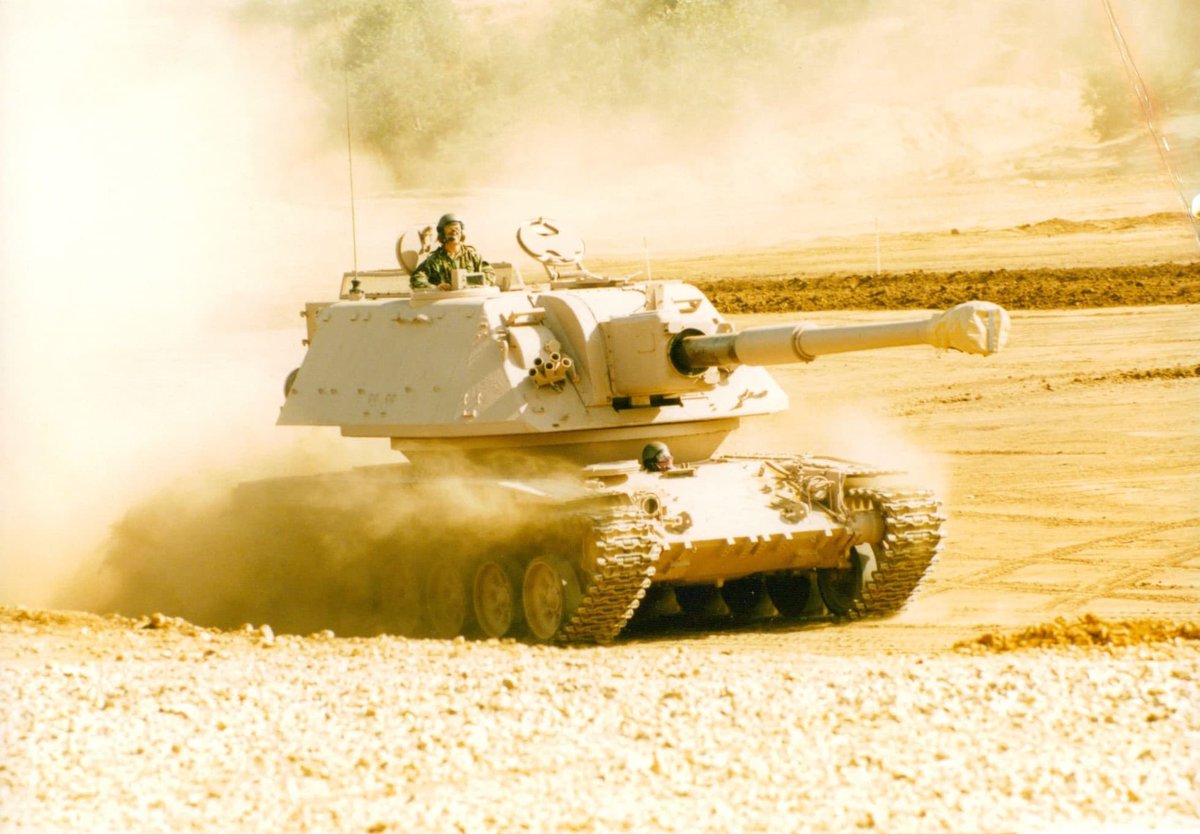 歩くKV-2(フォバ100%) tweet media