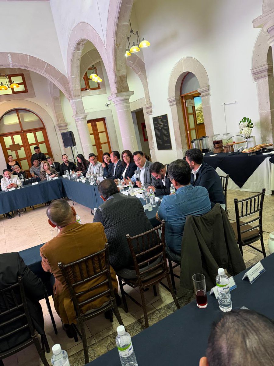 Arturo Yáñez tweet media