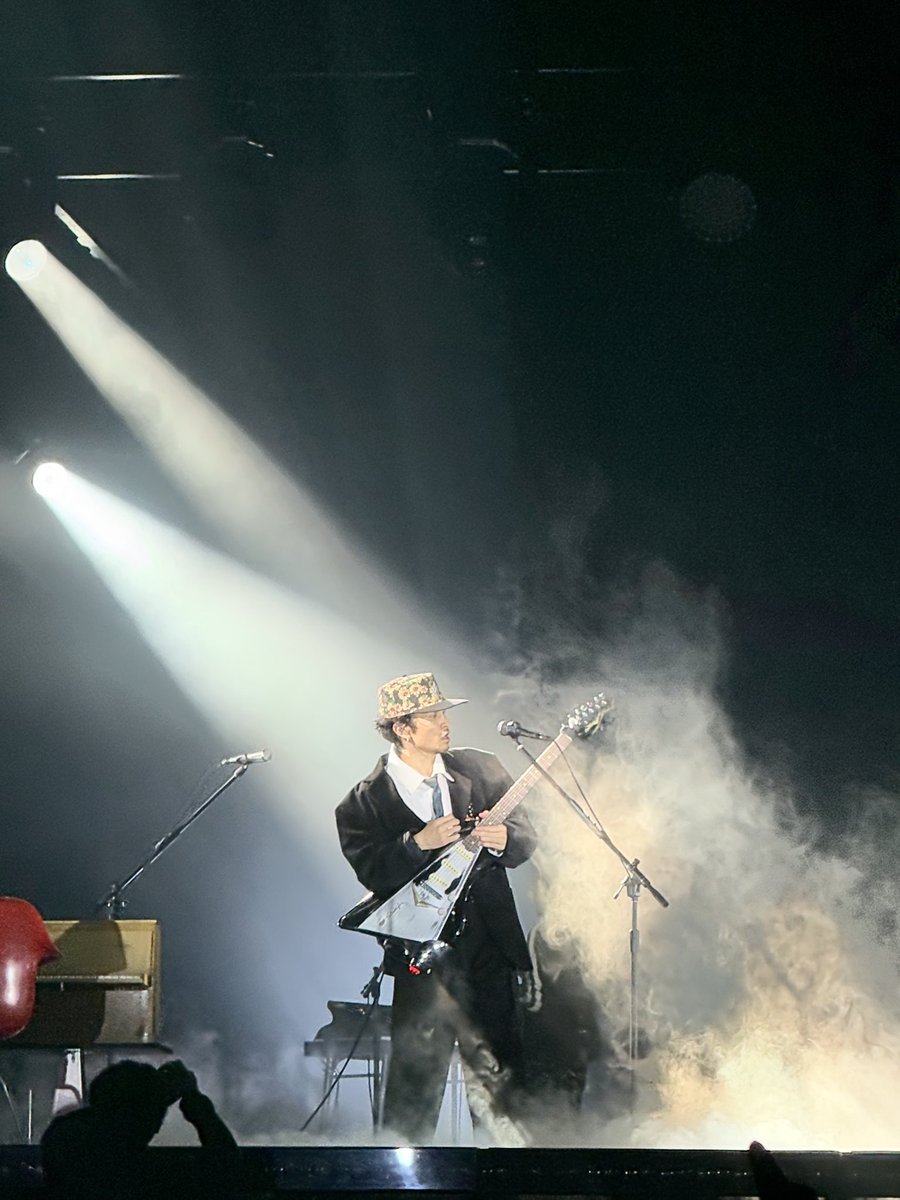 popo___gnu's tweet photo. 私の中での常田さんのとっておきの写真を
お納めさせてください

#KingGnuCENTRALtour2026 https://t.co/dS44D8lqFS