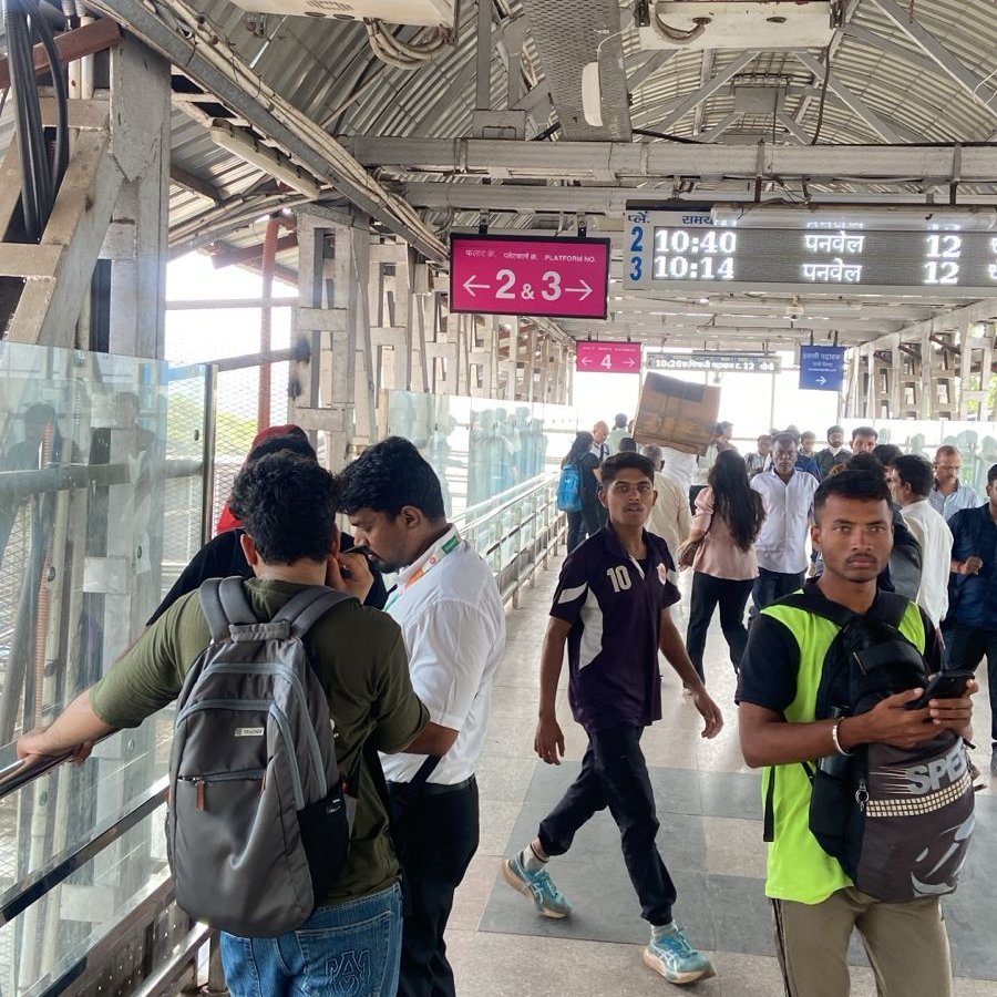 Sr DCM Mumbai CR tweet media