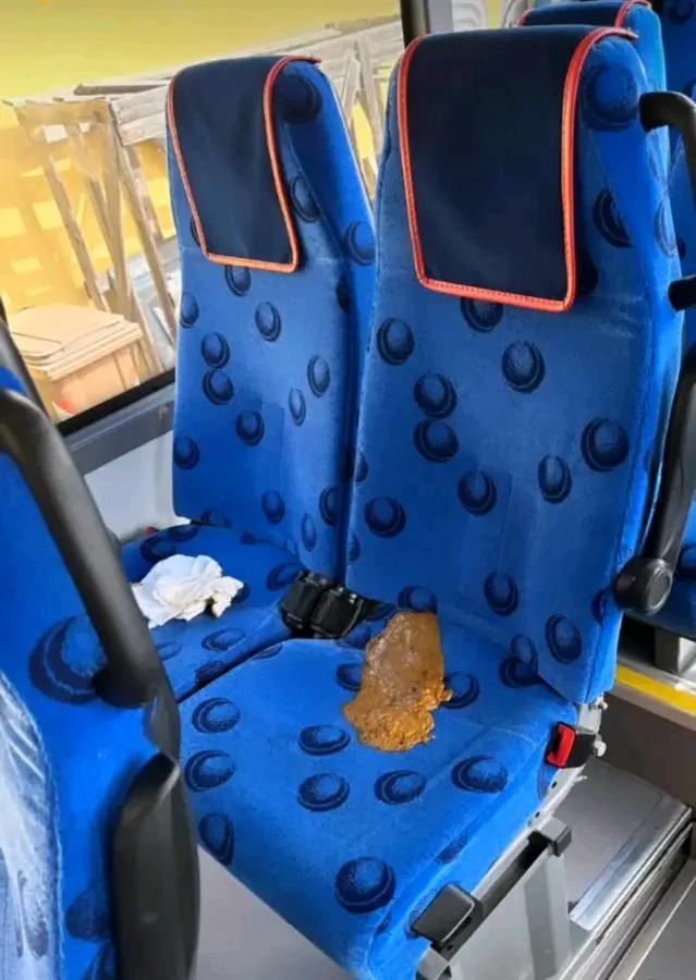 leni on the bus:

tio moreno on the bus: