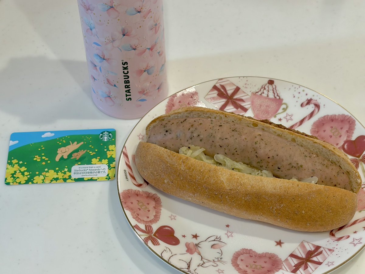 cocoa_6757's tweet photo. ハーブソーセージ石窯フィローネ美味しすぎる🥺🌭❤️
夕飯のデザートにバニラオールドファッションドーナツも買った🍩🤍それも楽しみ〜🥰 https://t.co/LDq7v6w9rR