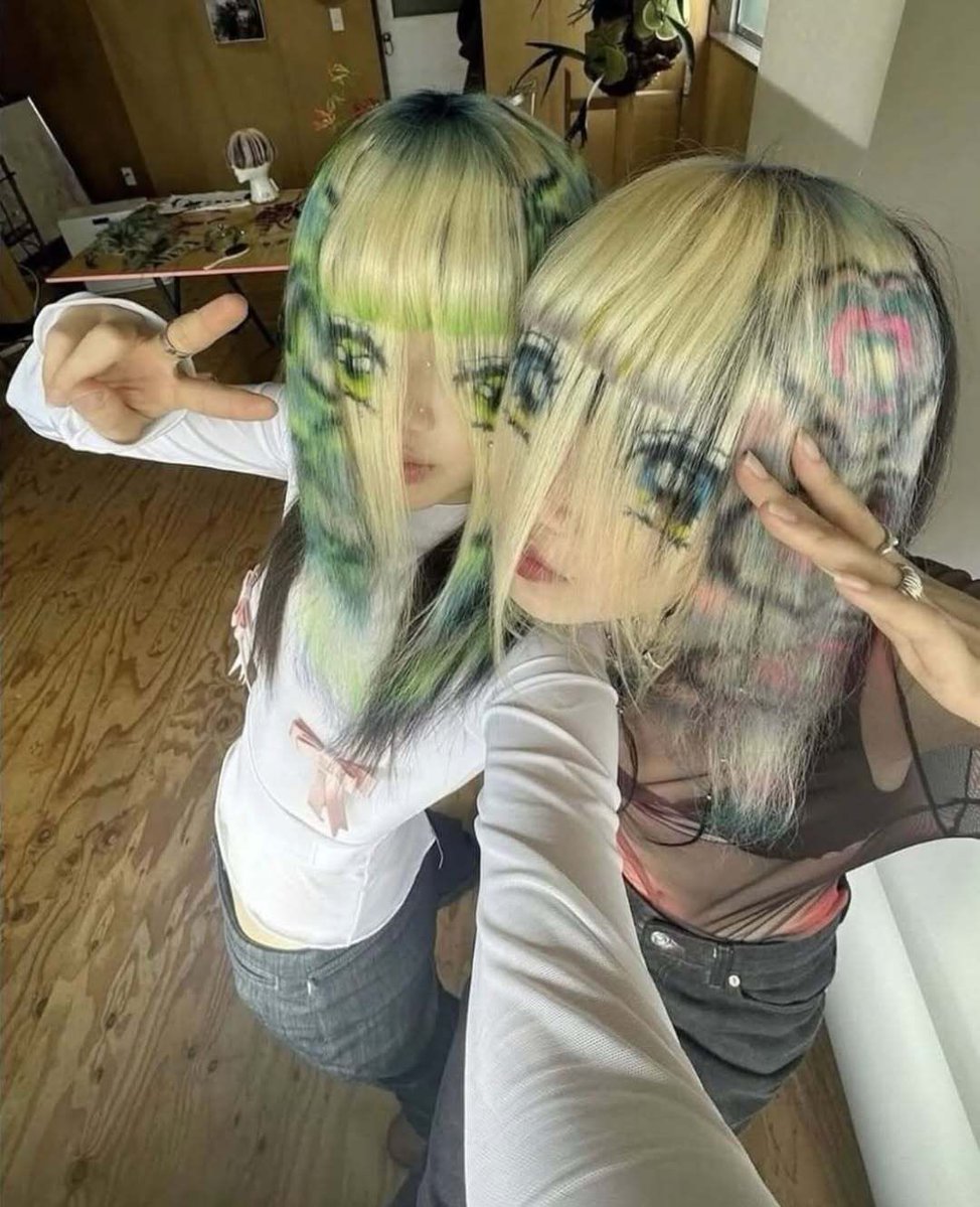 Rogue Fashion tweet media