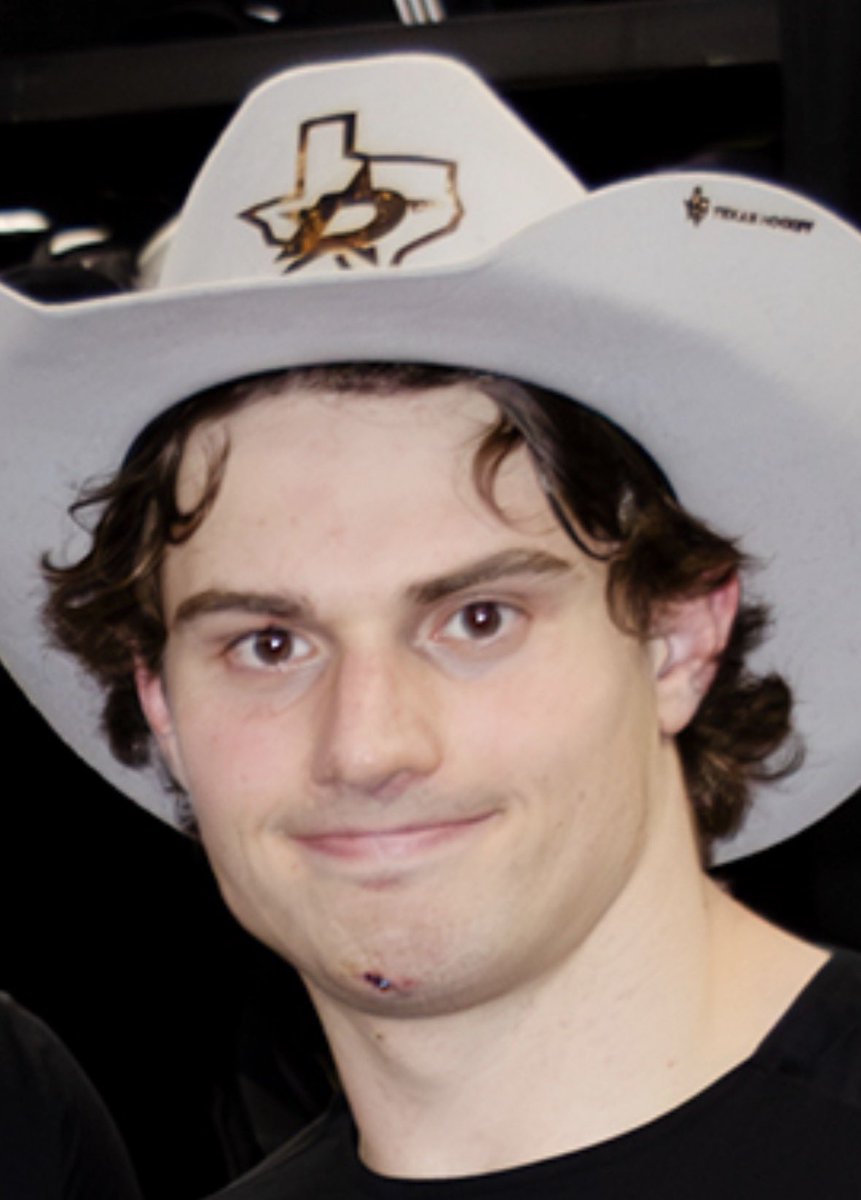 clawdeeyah_'s tweet image. Ritzy is a frog