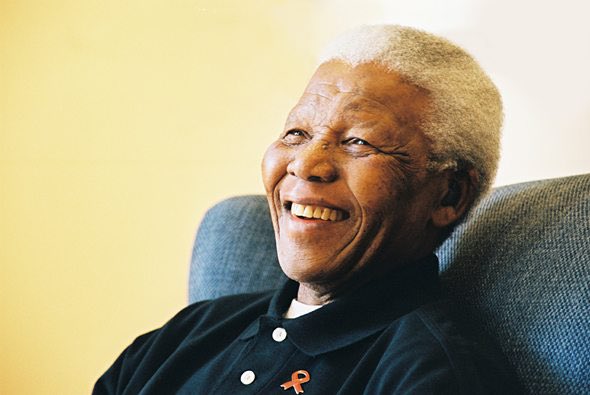 "لا أحد يولد وهو يكره شخصًا آخر بسبب لون جلده أو عرقه أو دينه. لا بد أن الناس قد تعلموا الكراهية، وإن كان بمقدورهم تعلّم أن يكرهوا، فمن الممكن تعليمهم أن يحبوا؛ لأن الحب يأتي للقلب الإنساني طواعية على العكس من نقيضه".

نيلسون مانديلا