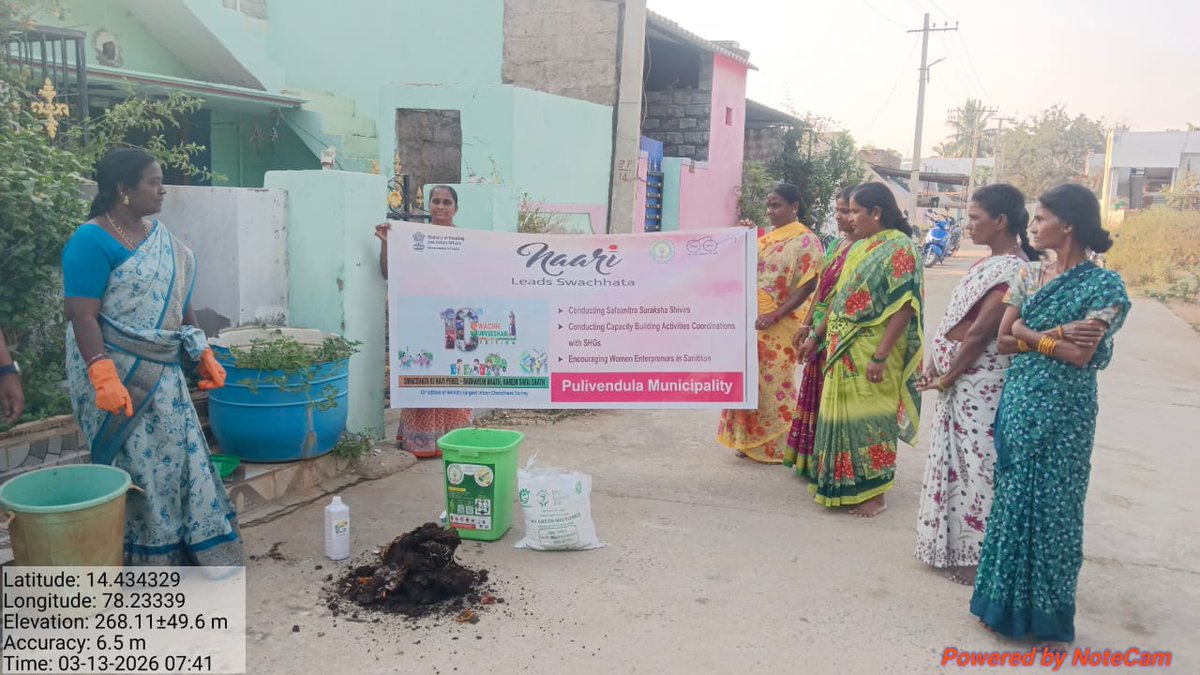 PulivendulaMpl's tweet photo. 👩‍🌾 From Waste to Wealth! ♻️
Smt. L. Mery Nirmala, Rajiv SLF, demonstrates home composting using Swachhandra kits under Naari Leads Swachhata Campaign. 🌿
Small steps → Big change 💚
#Naarileadsswachhata 
  #Womenledsanitation
   #SwachhAadat https://t.co/1I1dHgi00g