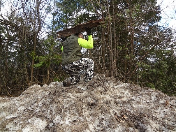 joshuaeeriksen's tweet image. At the farm, using wooden log, go for a 3 set 13 rep weighted behind the neck downhill jump lunge twists then add progressive resistance overload for desired effect. #Romans5:2 #fitforfixin2026 #fattofitnoquit #fightyoflight #fababs #icanucantoo #generationjoshua

@