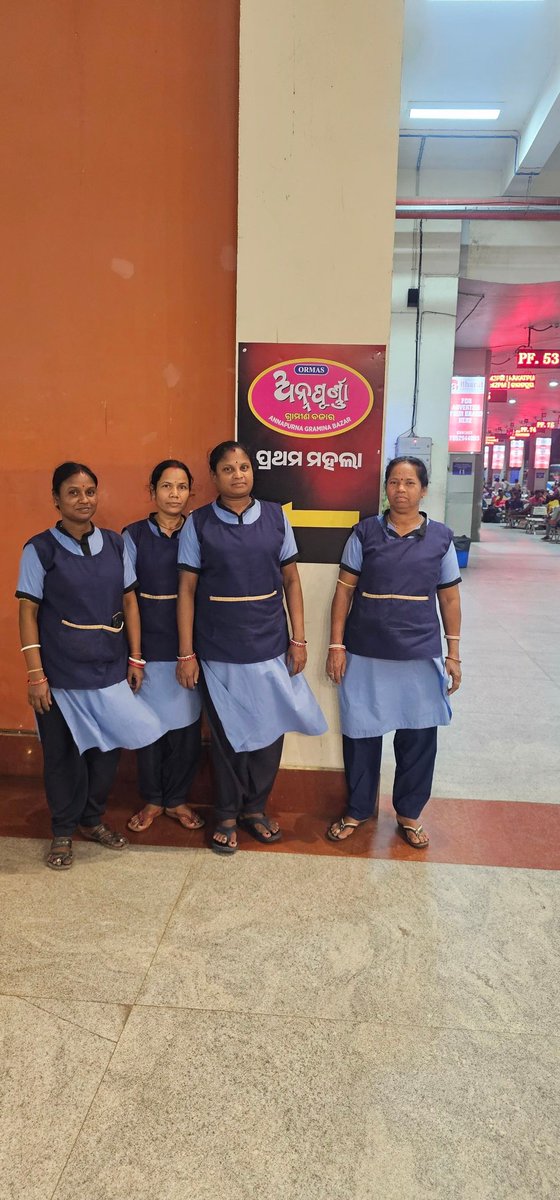 Annapurna Grameen Bazar – A Step Towards Rural Prosperity

At CNBT Bus Stand, Cuttack, on the first floor it stands,
Annapurna Grameen Bazar, shaped by rural hands.
Handlooms that weave stories, handicrafts rich with art,
FMCG products from villages, made with skill and heart.