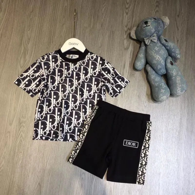 Carolyn680011's tweet image. 🥰Reps Designer Kids Fashion Short-Sleeved T-Shirt Shorts Two-Piece Set

💰💕Price: US$18.25👉is.gd/KEzylO😘Style: Fashion
#twopieceset #dior #fashion #repsclothing #onlineshopping