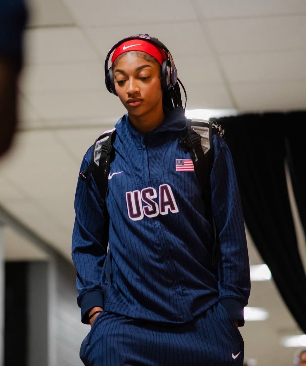 jorkwbb's tweet photo. my goat looked mad auraful today tho https://t.co/gn883IfqoC