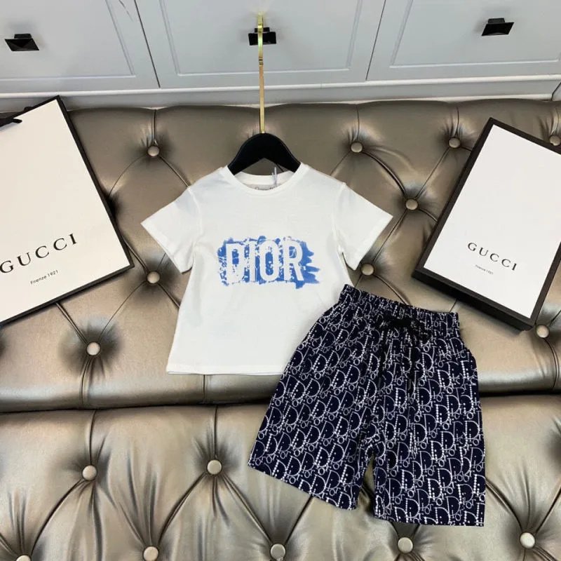 Carolyn680011's tweet image. 🥰Reps Designer Kids Letter Print Short-Sleeved T-Shirt Shorts Two-Piece Set

💰💕Price: US$18.25👉is.gd/OgumCv😘Style: Fashion
#twopieceset #dior #fashion #repsclothing #onlineshopping