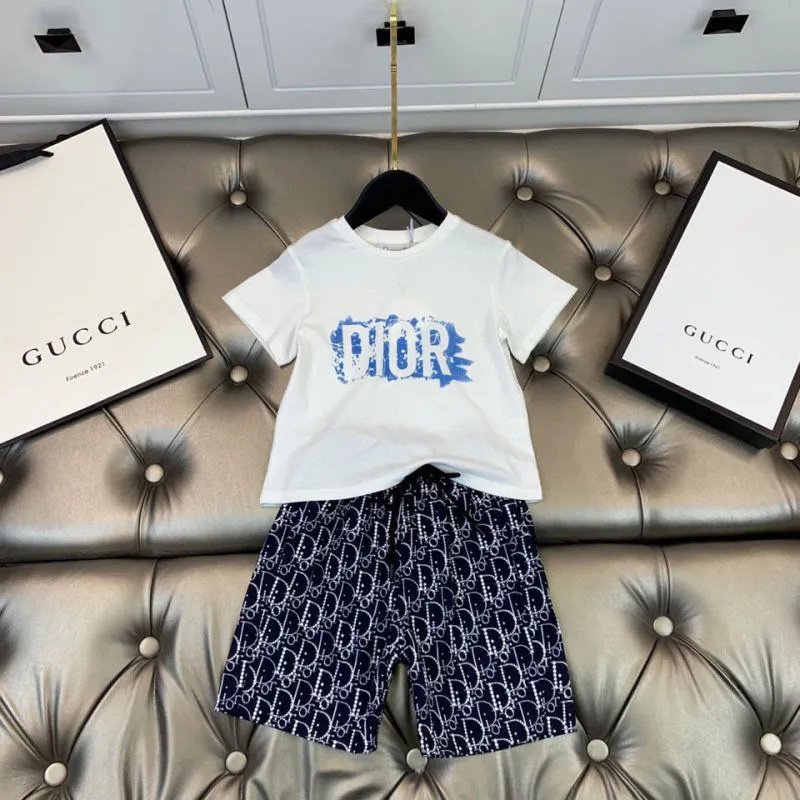 Carolyn680011's tweet image. 🥰Reps Designer Kids Letter Print Short-Sleeved T-Shirt Shorts Two-Piece Set

💰💕Price: US$18.25👉is.gd/OgumCv😘Style: Fashion
#twopieceset #dior #fashion #repsclothing #onlineshopping