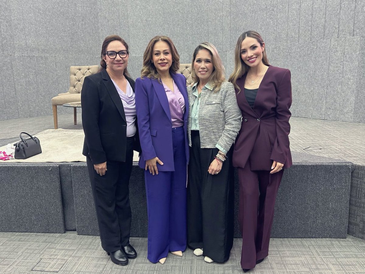 gelqurent's tweet photo. 🟣 #8M
En el marco del Día de la Mujer, en la Conferencia de la Presidenta del @PJTamaulipasMx con colegas y amigas.
Ese poker gana a quintilla 😉
#ExConsejerasElectorales
#IETAM #Tamaulipas
@taniacontl @gelqurent
@NOHEMIARGELLOS1 @Frida_Lego
@amprovic1 #Amprovic #Amprac https://t.co/8VNZHOM8kc