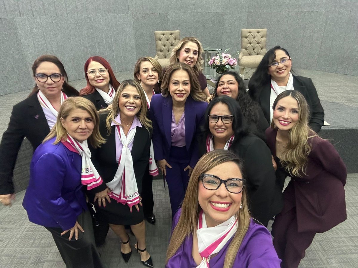 gelqurent's tweet photo. 🟣 #8M
En el marco del Día de la Mujer, en la Conferencia de la Presidenta del @PJTamaulipasMx con colegas y amigas.
Ese poker gana a quintilla 😉
#ExConsejerasElectorales
#IETAM #Tamaulipas
@taniacontl @gelqurent
@NOHEMIARGELLOS1 @Frida_Lego
@amprovic1 #Amprovic #Amprac https://t.co/8VNZHOM8kc