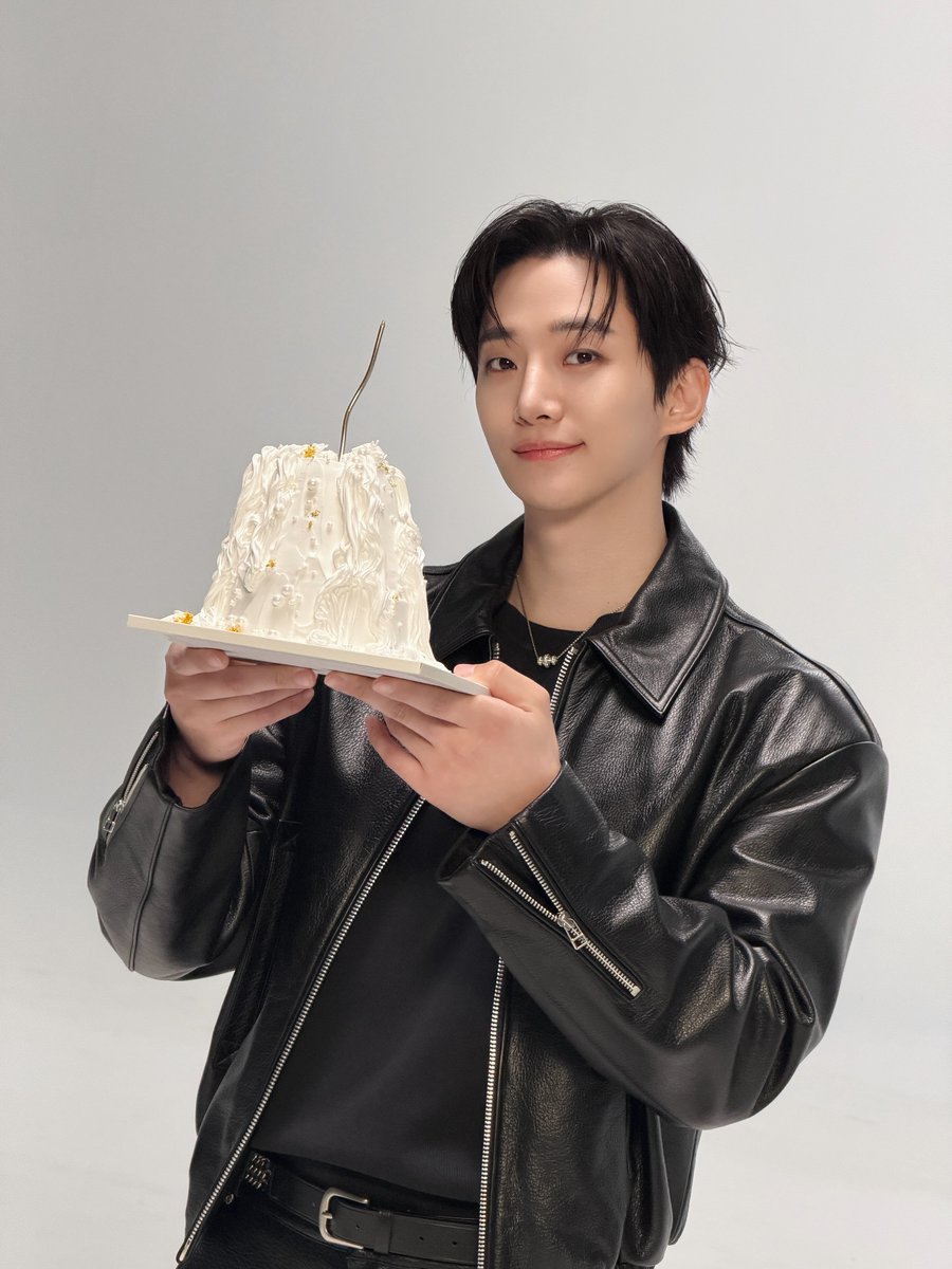 260313 포스트잊

2026 LEE JUNHO FAN MEETING
〈STUNNING US〉 VOD
NOW on Weverse ✨
instagram.com/p/DVzxXQ_gQJg

#준호 #JUNHO #이준호 #LEEJUNHO