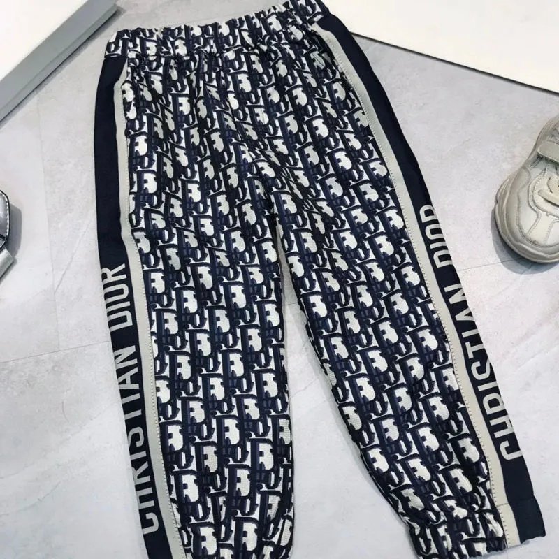 Carolyn680011's tweet image. 🥰Reps Designer Kids Letter Print Short-Sleeved T-Shirt Trousers Two-Piece Set

💰💕Price: US$20.41👉is.gd/lTbyUU😘Style: Fashion
#twopieceset #dior #fashion #repsclothing #onlineshopping