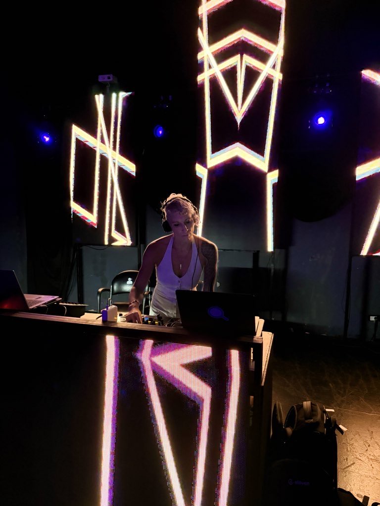 Lily Ray 😏 tweet media