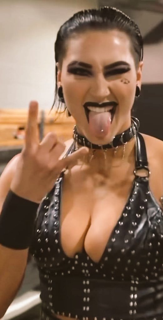 MamiMadeMeDoIt's tweet photo. This is her Brutality 👿💜  #Eradicator  #Mami  #Nightmare #RheaRipley ✨  #Smackdown https://t.co/nV1EhSxfLq