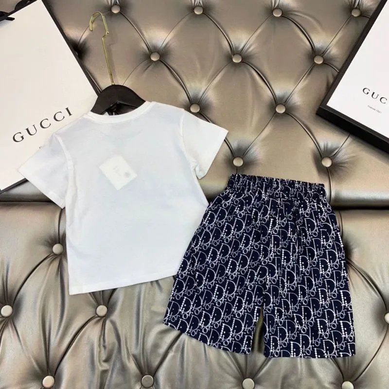 Carolyn680011's tweet image. 🥰Reps Designer Kids Letter Print Short-Sleeved T-Shirt Shorts Two-Piece Set

💰💕Price: US$18.25👉is.gd/GctCqR😘Style: Fashion
#twopieceset #dior #fashion #repsclothing #onlineshopping