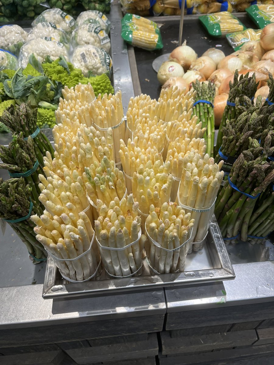 OddCharacter's tweet photo. I’ll pass….🥦🥒🥕🍆 https://t.co/Dnci4vRml6