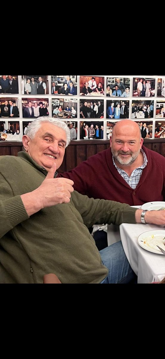 Con grandes amigos ... en la peña Gaspar Rosety, 10 años después nos seguimos encontrando.
Un abrazo amigo Gaspy, allá donde estes