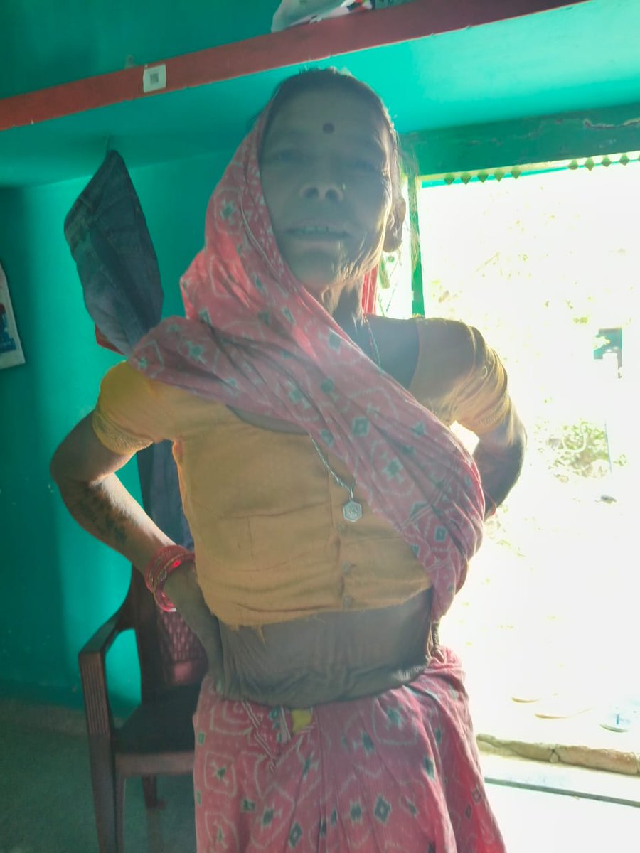 SriRam93752's tweet image. @GiridihDc 
एक लाचार महिला जिनकी उम्र वास्तविक 60 प्लस है लेकिन आधार कार्ड में काम है  विधवा साबित करने के लिए कई महीना से अनुमंडल और प्रखंड का चक्कर लगा रहा है ताकि #विधवा पेंशन मिल सके क्योंकि उनके पति #मर चुका है #प्रखंड #बिरनी जिला गिरिडीह लेकिन अभी तक निर्गत नहीं हुआ है।