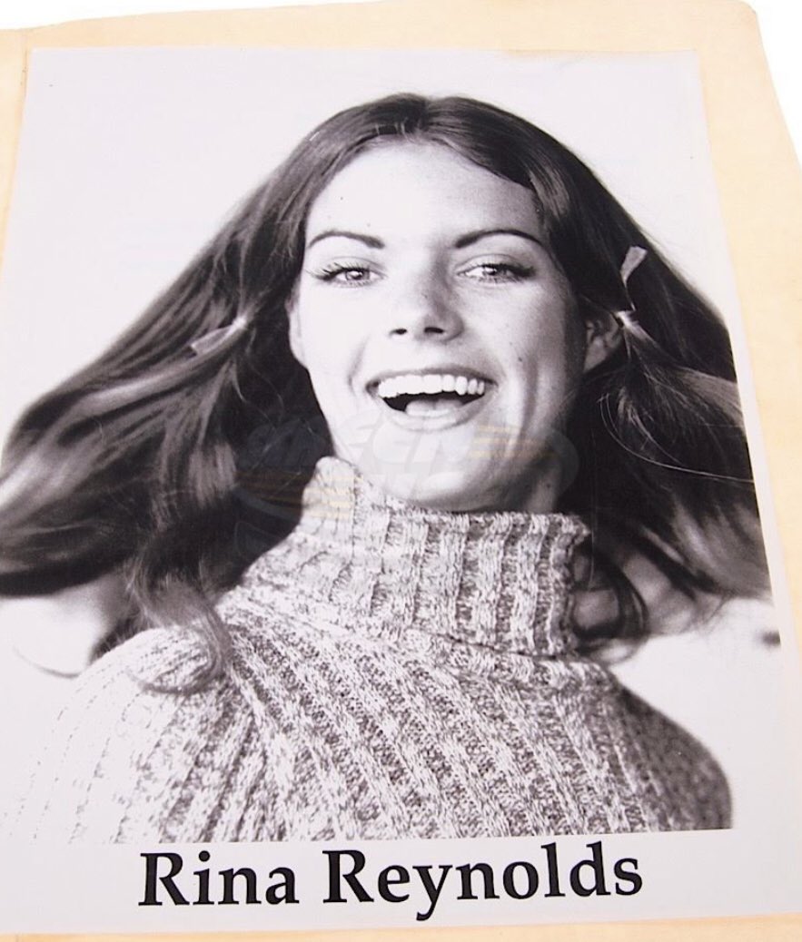 OolaFanForever's tweet image. I don’t know why this was cut, but #RomanBridger’s father in #Scream3 was originally revealed to be #LanceHenriksen’s shady movie producer John Milton who allegedly was the one behind Maureen Prescott’s name change &amp;amp; ‘quick exit’ from Hollywood. Yeah, one major motive. #Scream