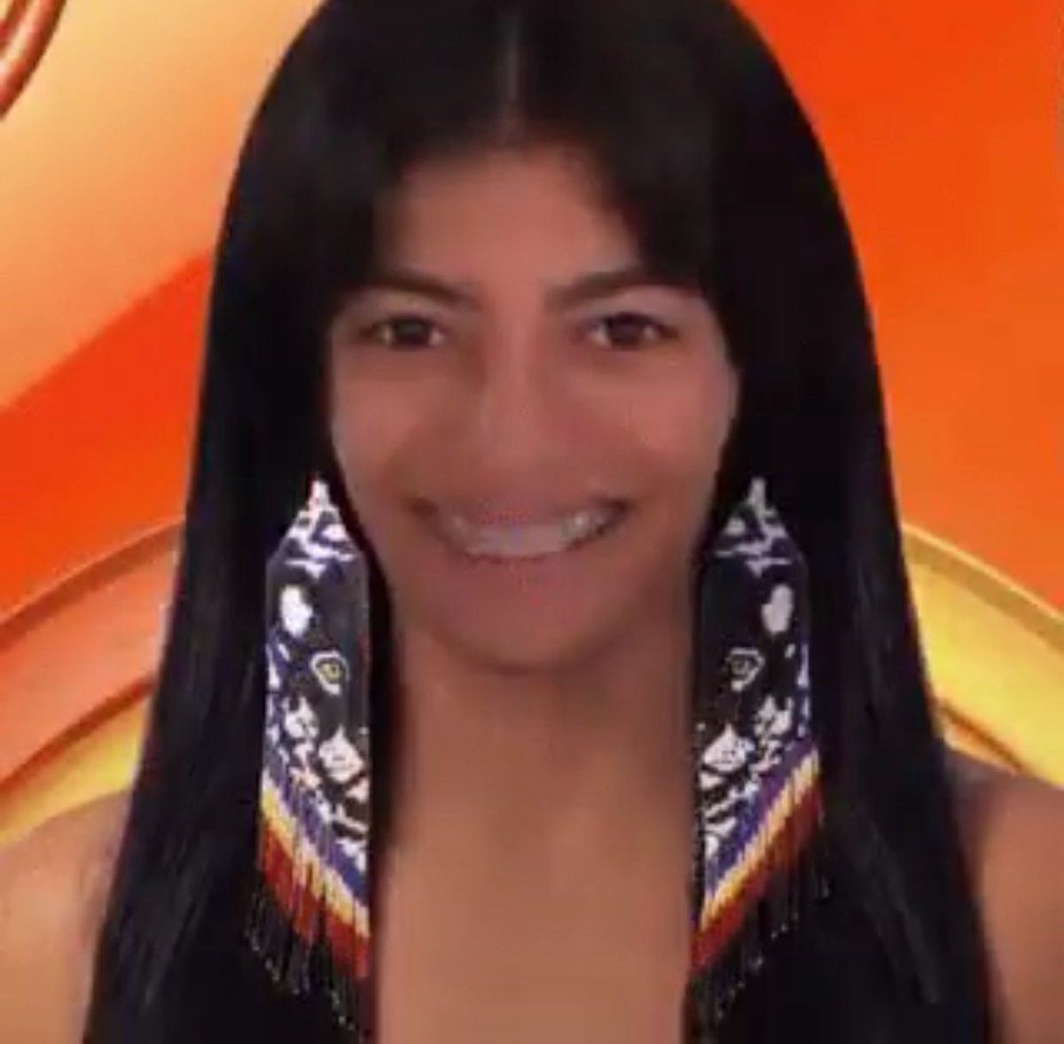 cintia pinto aquino rego renault tweet media