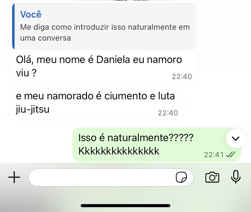 Segundo meu namorado é assim que devo chegar num ambiente novo para as pessoas saberem de forma sútil que eu sou comprometida 😂😂