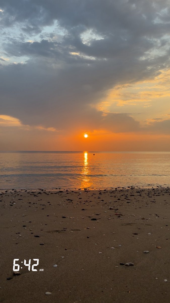 H.AlNQBEI tweet media