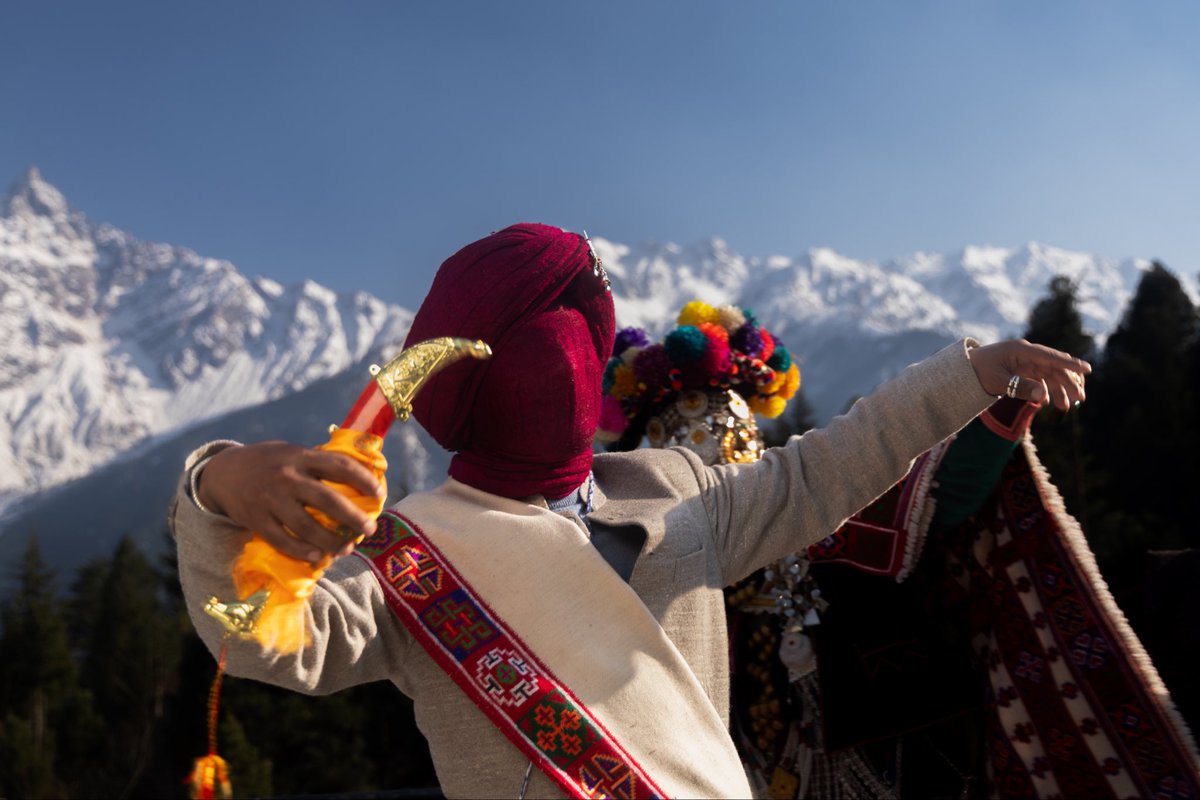 beinguncharted's tweet photo. 14 hours on Himalayan roads from Anandpur Sahib to Kalpa just to document one day of Raulaine Festival.
This is why I travel. 📷🏔️ https://t.co/mrMbDADvAe