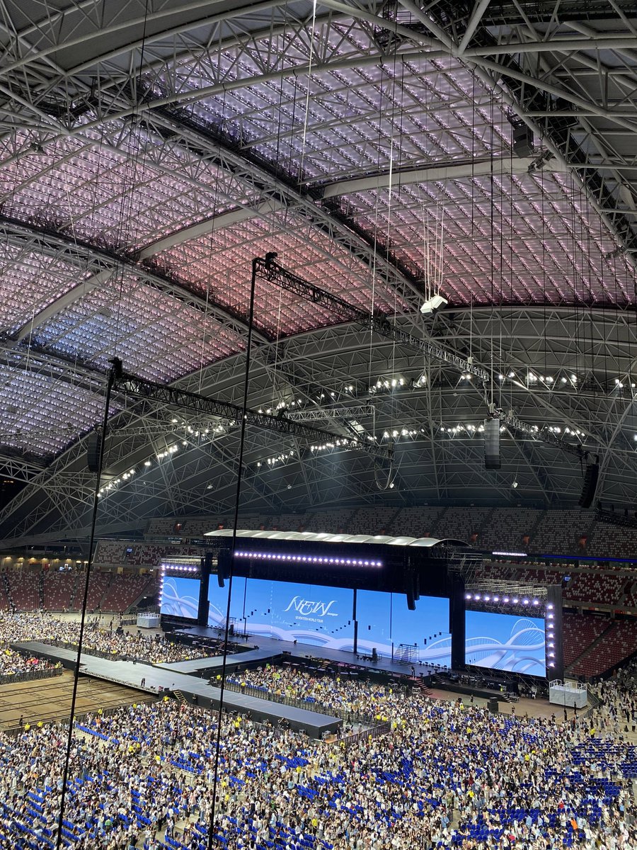 radhiannn's tweet photo. masyaallah alhamdulillah beneran rezekiku nonton meskipun di genteng....🥹 https://t.co/brkvC6lCie