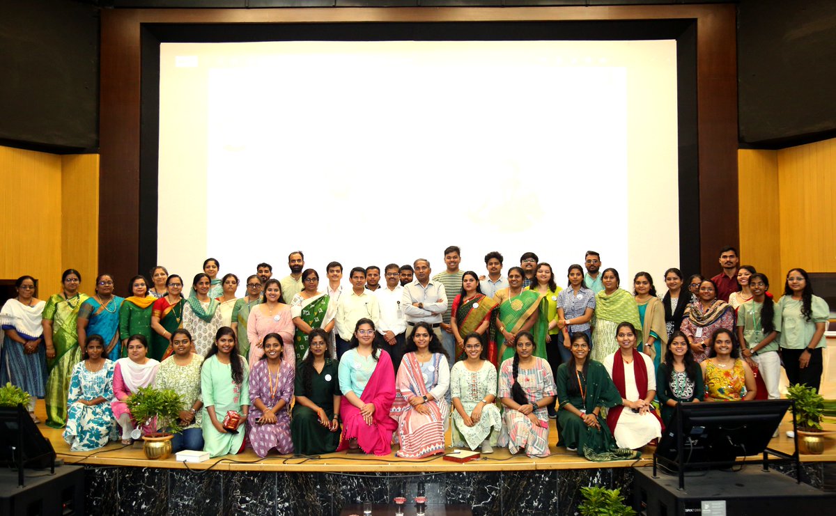csiriict's tweet image. CSIR–IICT celebrated #InternationalWomensDay with the theme #GiveToGain.
Director D. Srinivasa Reddy highlighted women’s role in science, while Guests Bala Latha M. and Vasundara Ch. shared inspiring insights on perseverance and women’s health.
@CSIRIndia 
#WomenInScience
