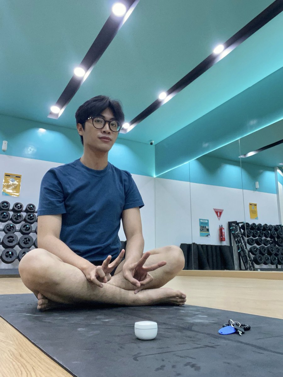 geneuvive's tweet image. disempetin namaste  #balance 🧘🏻