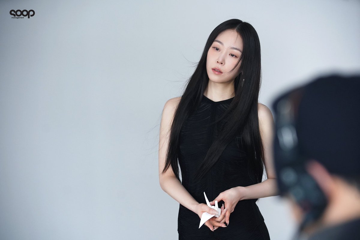 툿 tweet media