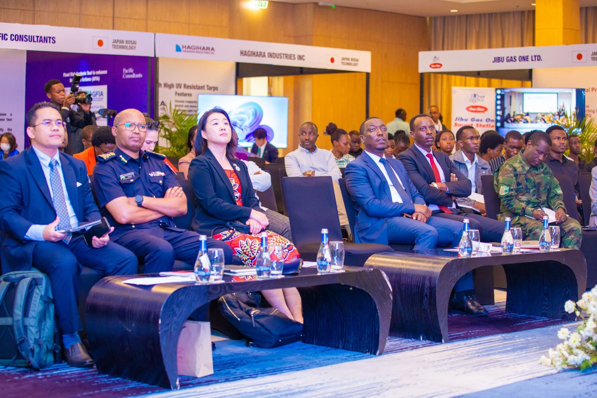 RwandaEmergency's tweet photo. The second day of the #BOSAI (DRR) Exhibition and Research Dialogue has kicked off, bringing together policymakers, researchers, private sector and innovators to translate technology and research into practical disaster risk management solutions.
Today’s program focuses on panel discussions, research presentations, early warning systems, and strengthening partnerships to build resilient communities in Rwanda.
@japaninrwanda @JicainRwanda
