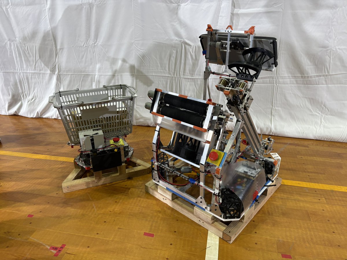 krobocon's tweet photo. 九州沖縄共同ロボコン
熊本高専熊本キャンパスの結果は

Aチーム「フレンチクローラー」 
ベスト4

Bチーム「だい縄V(ダイジョウブイ)」
共同ロボコン大賞🏆
特別賞(ルネサス エレクトロニクス様)
特別賞(レフィクシア様)

応援ありがとうございました！！
#ロボコン #九ロボ #共ロボ https://t.co/Gn5J8ilkLL