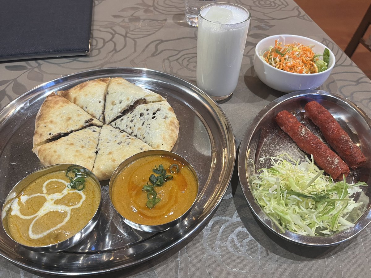 土日なのでインドカレー屋さんにきた