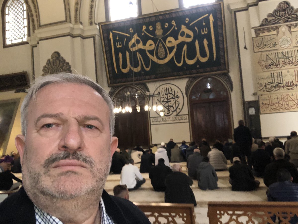 … Allah'ım!Bana ve anne babama verdiğin nimetlere şükretmemi,Senin razı olacağın salih amel işlememi bana ilham et.Neslimi de salih kimseler yap.Şüphesiz ben Sana döndüm.Muhakkak ki ben Sana teslim olanlardanım.(Ahkâf,46/15)
Ramazanın son cumasında dua,ibadatınız kabul olsun!inş