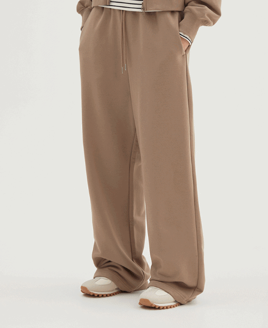 ERI_SHOPPE's tweet photo. wts lfb ph SUPER SALE | SPAO Women Wide Sweatpants 70% OFF  

⟡ DM TO ORDER ASAP ✅ Until stocks last 
⟡ ₱750 ONLY (all-in) + local sf 
⟡ Cream - S / M / L sizes available
⟡ Black / Cocoa - Small only
*Other colors might restock sizes
⟡ min. non-refundable downpayment 250 php per item; balance once onhand  
⟡ MOP: GCASH | BDO | QRPH  

*Reference: Model - Size Small / 169 cm / 51 kg