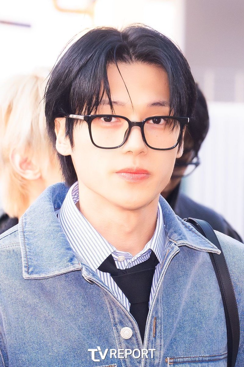 WOOYOUNG HAIR IS GETTING LONG OMG !!!?!!