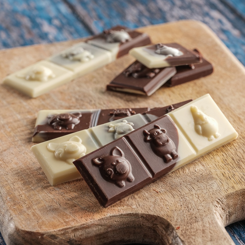 🍫 QUELS CHOCOLATS DE PÂQUES OFFRIR ? 🐣
Œufs en chocolat, fritures pour la chasse aux œufs, lapins gourmands ou coffrets à offrir… Découvrez notre guide gourmand pour choisir les chocolats parfaits pour Pâques : atelierduchocolat.fr/fr/39-chocolat… #ChocolatsDePâques #Pâques #ChasseAuxŒufs