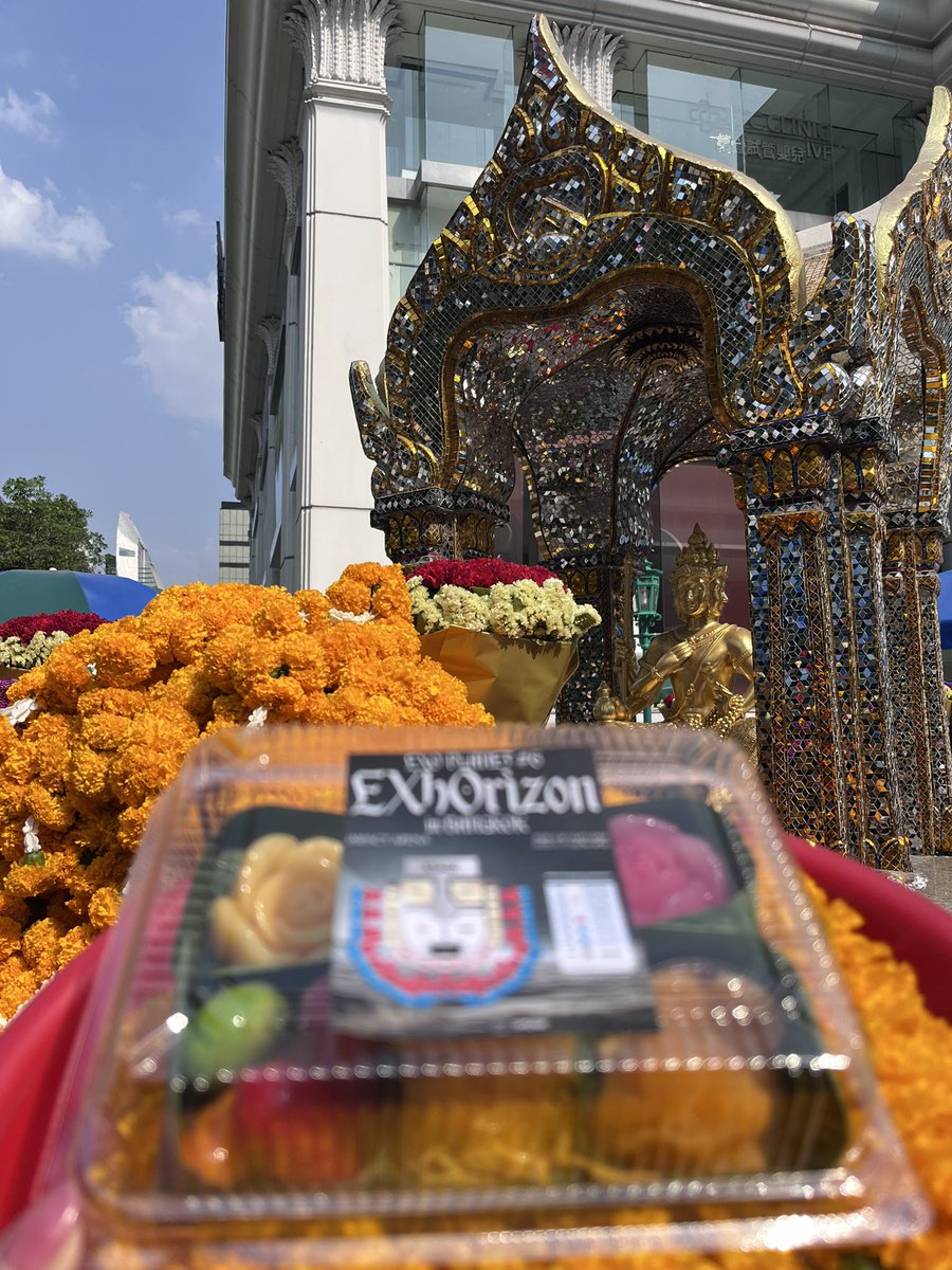 ชอบกินหมูกรอบ รับไหว้ tweet media