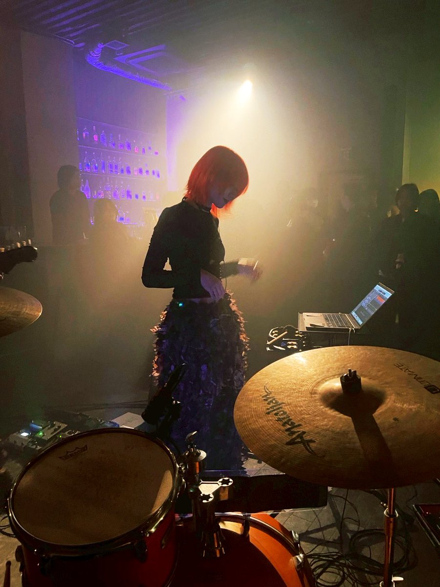 LilyClone tweet media