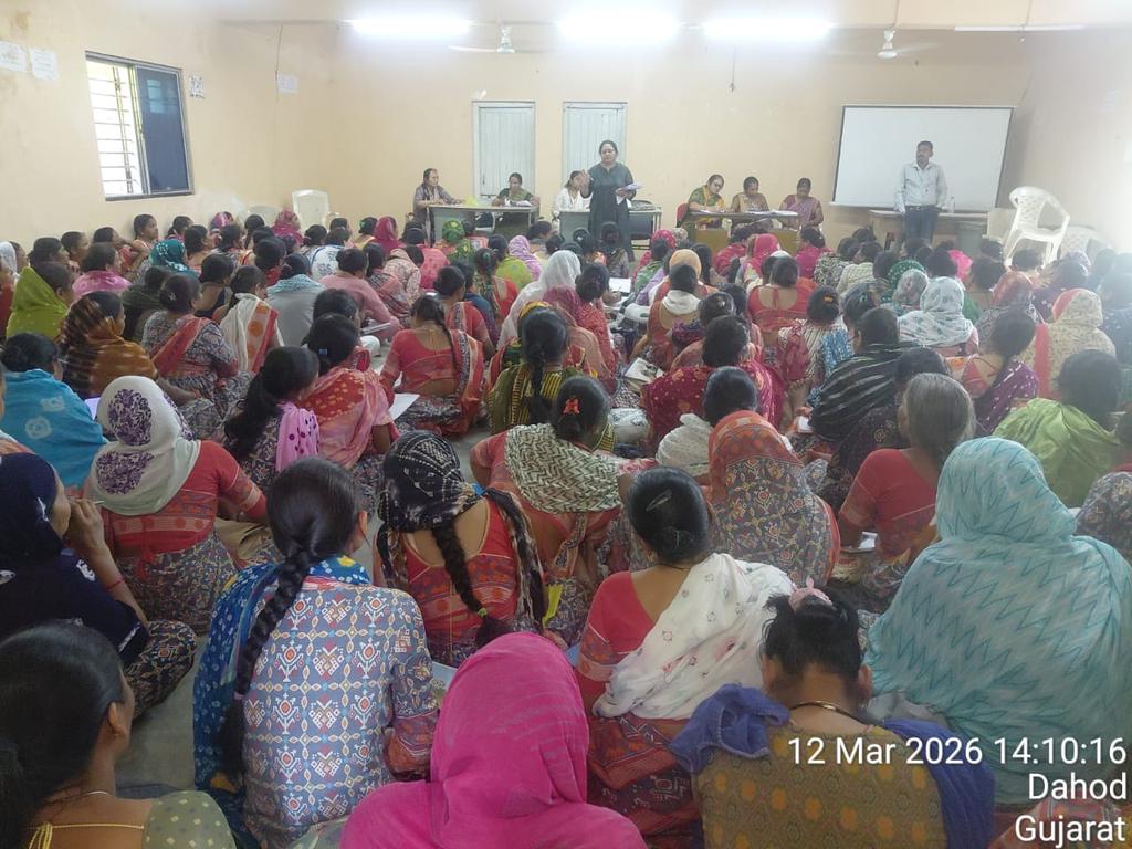 માન. જિલ્લા પ્રોગ્રામ ઓફિસરશ્રી નાં માર્ગ દર્શન મુજબ તારીખ 12-3-2026 નાં રોજ  ગરબાડા ઘટક -1-2 તમામ કાર્યકર બેહેનોની ઘટક કક્ષા એ લાભર્થી નોંધણી માટેની મિટિંગ કરવામાં આવી હતી.@district_icdsoffice_dahod 
@DDO DAHOD  
@coddahod 
@ Irachuhan
@wcdgujarat 
@ Dr. Manisha vakil
