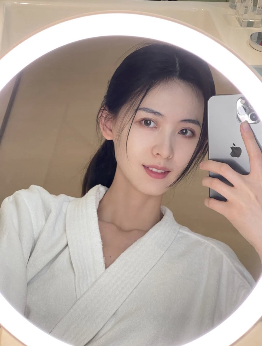 MAKI10248410's tweet photo. 下班了，淡妆好看吗？ https://t.co/wb5oyPundq