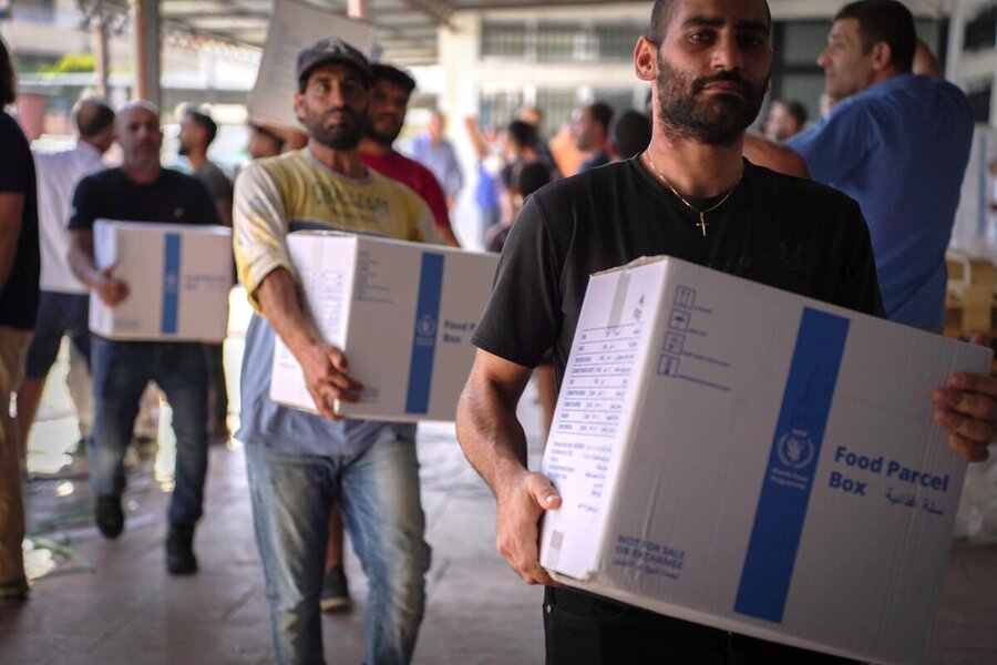 WFP_Arabic's tweet photo. تسبب النزاع في #الشرق_الأوسط في اضطرابات حادة لسلاسل الإمداد العالمية، وأثر بشكل مباشر على الأمن الغذائي.

ويقوم برنامج الأغذية العالمي بتفعيل واحدة من أكثر استجاباته الطارئة تعقيدًا منذ سنوات، مع تصاعد حدة النزاع.

الاستعداد هو الخطوة الأولى نحو الاستجابة الناجحة. https://t.co/6FHeRfSFj6