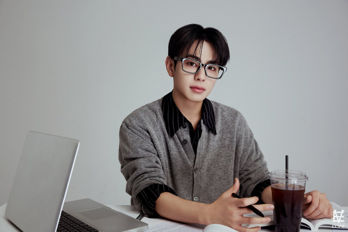 EVNNE (이븐) 3rd Global Official Fanclub 'ENNVE'

Photo Preview #케이타

#EVNNE #이븐 #KEITA
#ENNVE #엔브